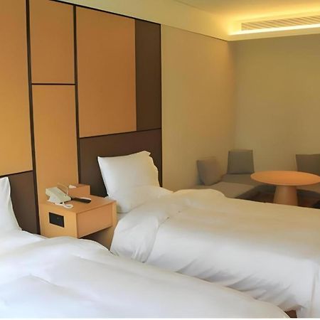 Ji Hotel Shanghai The Bund Tiantong Road Екстер'єр фото